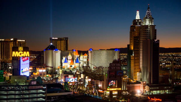 raiders-relocation-las-vegas-skyline.jpg